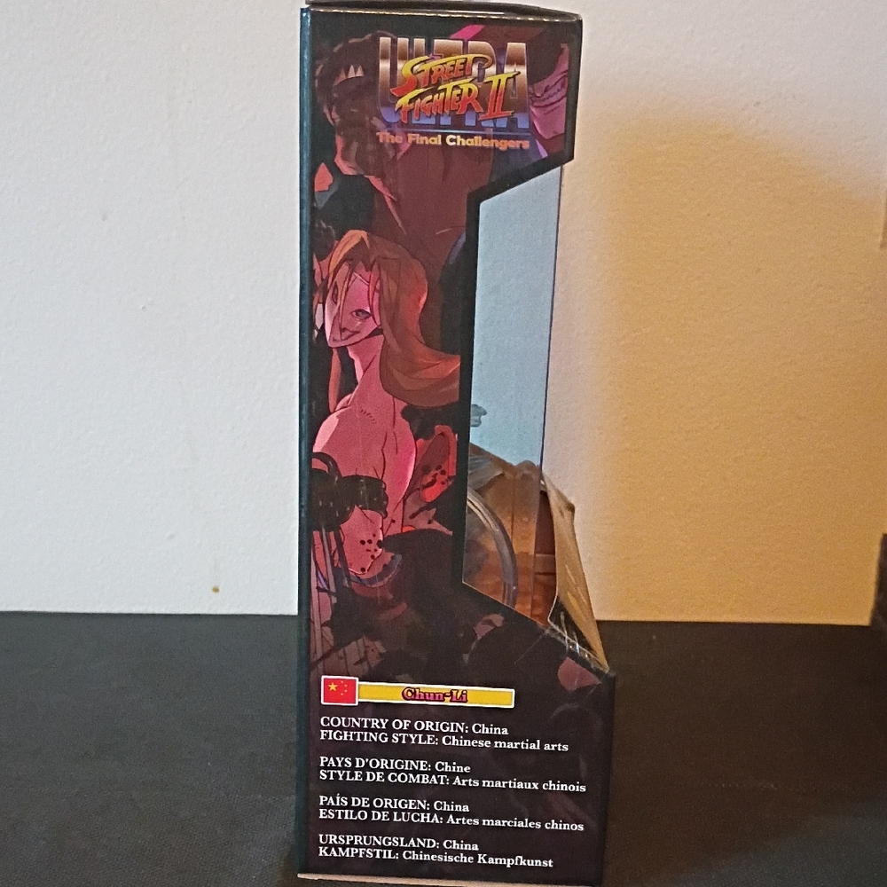 Chun-Li Action Figure - Blue and Red - Picture 3 of 5